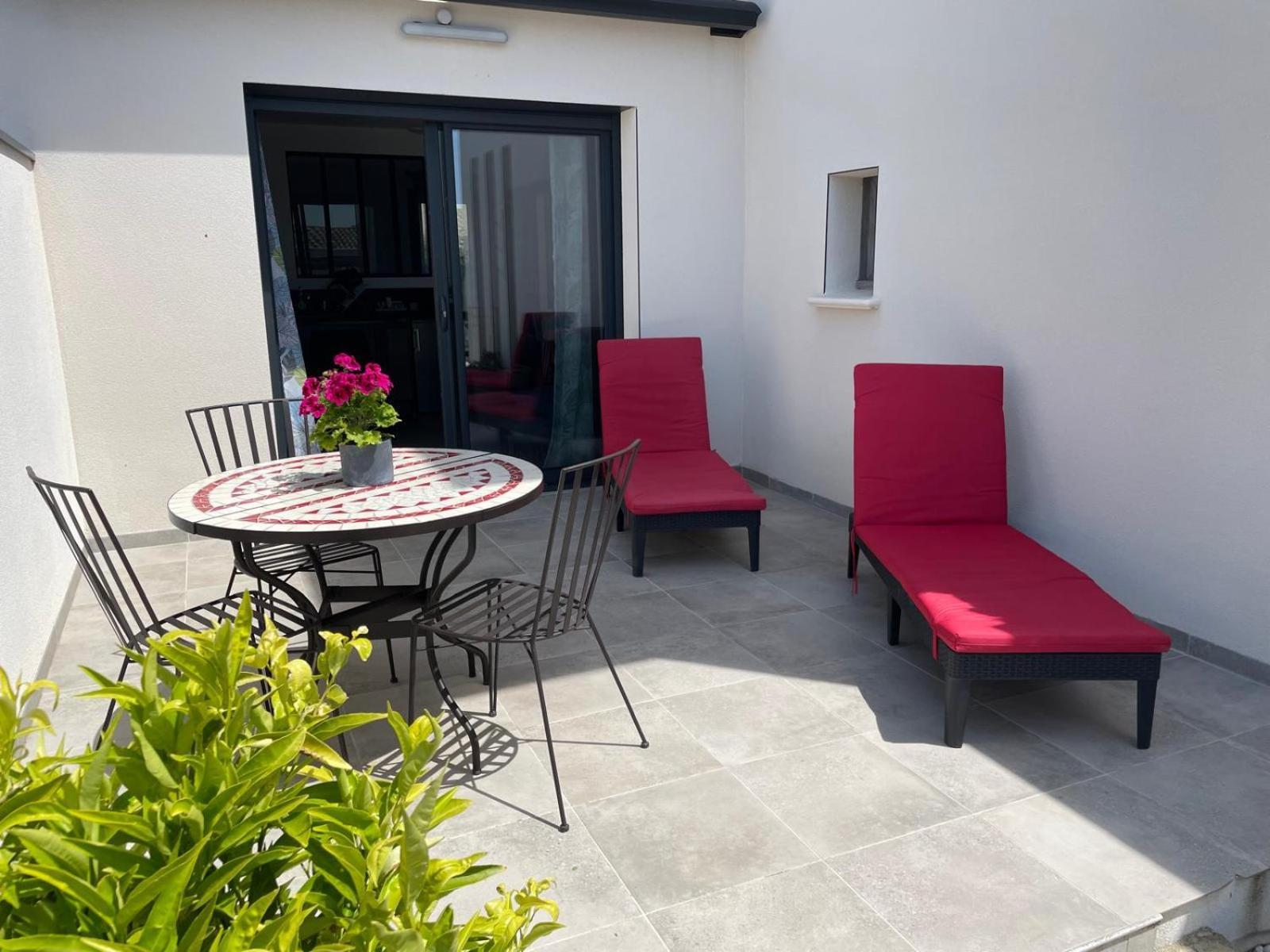 Romytt Suite Saint-Quentin-la-Poterie Exterior foto